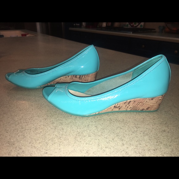 Shoes - Picture 2 of 5